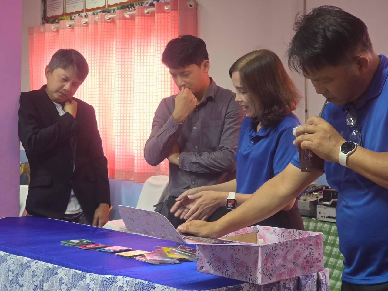 22. โครงการการพัฒนาบอร์ดเกมการเรียนรู้ เพื่อส่งเสริมคุณลักษณะอันพึงประสงค์ของผู้เรียนตามบริบทโรงเรียน ภายใต้โครงการพัฒนาคุณภาพการศึกษาและการพัฒนาท้องถิ่นโดยมีสถาบันอุดมศึกษาเป็นพี่เลี้ยงเครือข่ายเพื่อการพัฒนาอุดมศึกษา